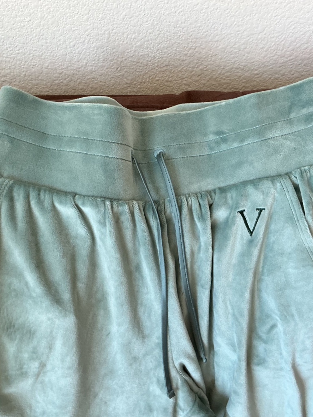Victoria’s Secret Velour Light Green Jogger and Jacket Matching Set - Picture 8 of 10